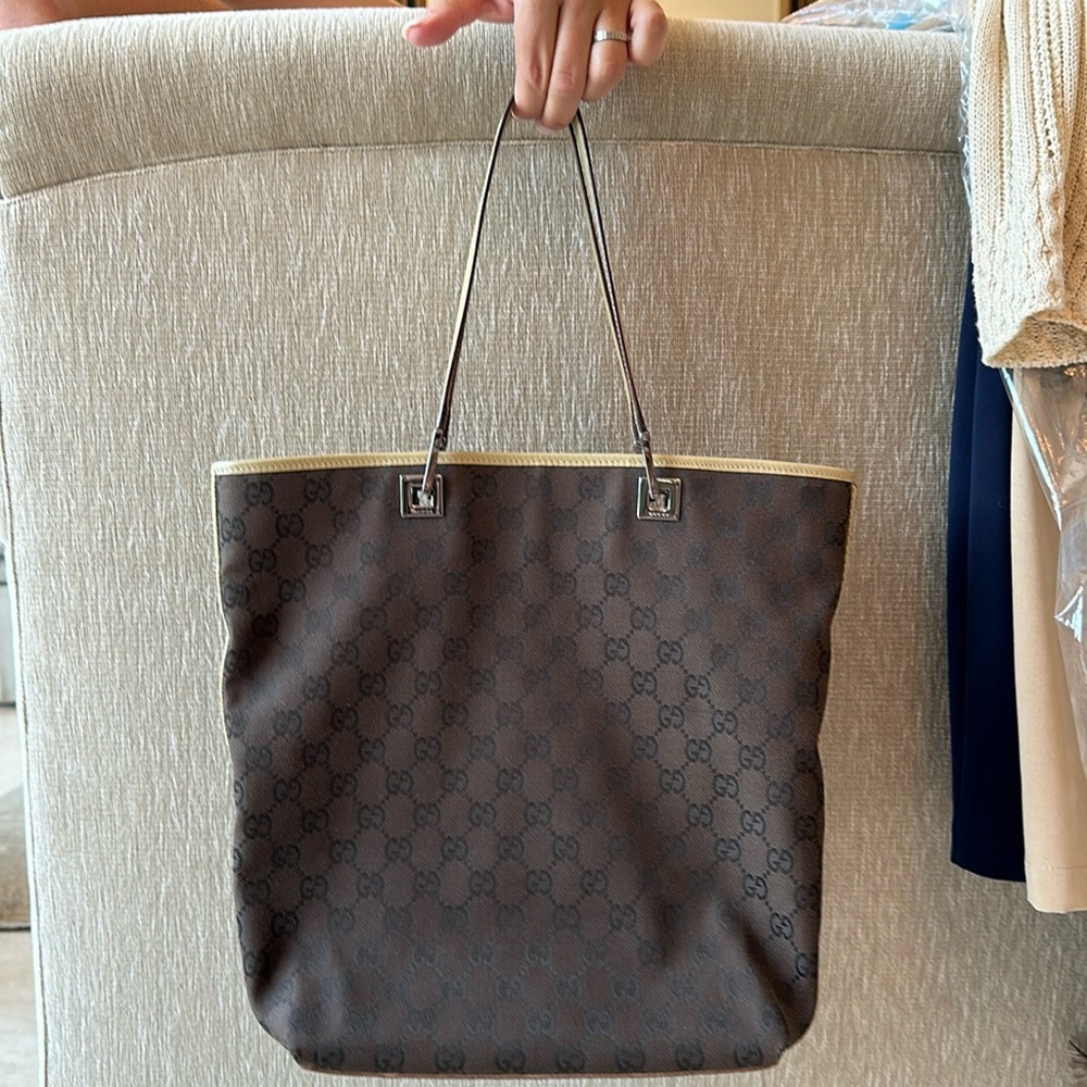 Gucci shoulder bag
